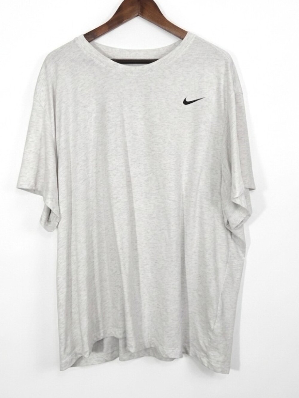 NIKE light gray tee
